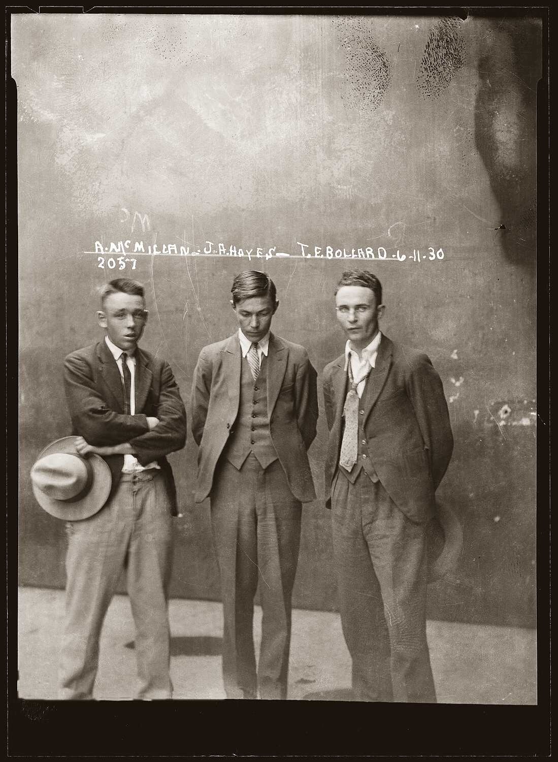 Члены бритвенной банды - Эдди Макмиллан, Джон Фредерик Чау Хейс, Томас Эсмонд Боллард, 1930 год. Архив судебной фотографии полиции Нового Южного Уэльса