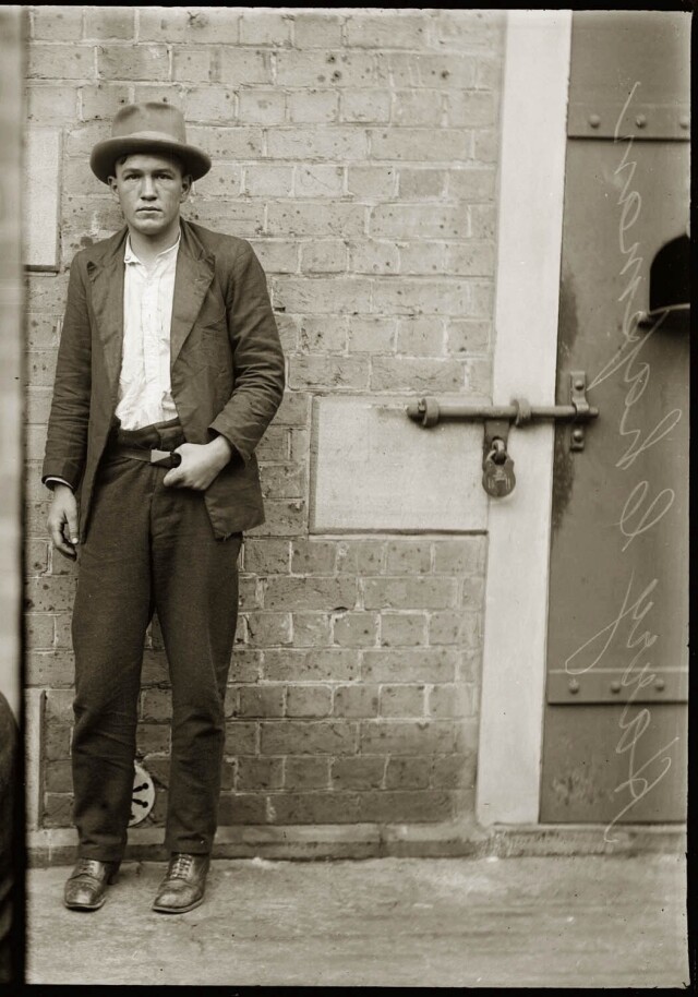 Гарри Чэпмен, кража мотоцикла, легкового автомобиля и кассы с деньгами, 1924 год. Архив судебной фотографии полиции Нового Южного Уэльса