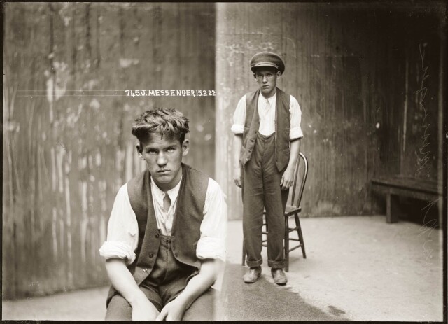 18-летний Джозеф Мессенджер, неоднократно задерживался за кражи, будучи взрослым фигурирует как опытный преступник и член банды, 1921 год. Архив судебной фотографии полиции Нового Южного Уэльса