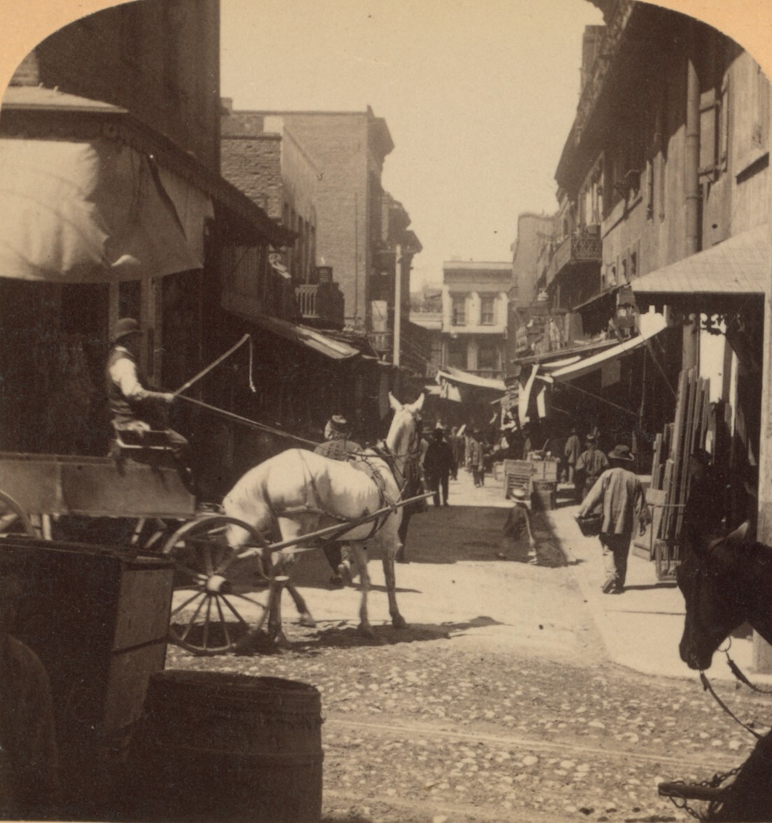 В центре района Чайна-таун, Сан-Франциско, Калифорния, 1890. Фотограф Underwood and Underwood