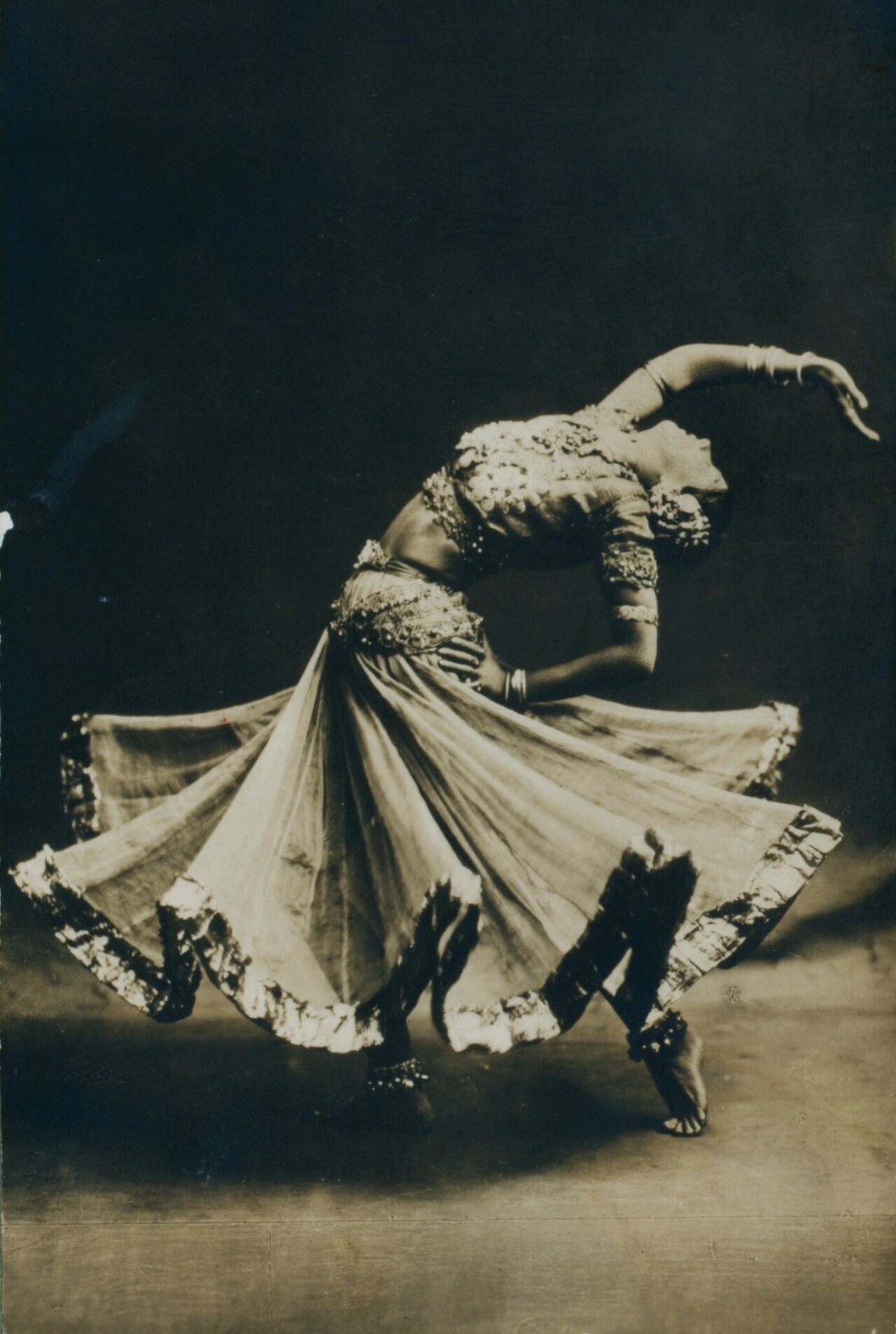 Рут Сен-Дени – танцовщица, хореограф и первая леди американского танца, 1906