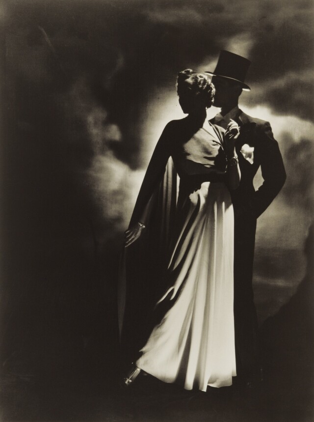 Мужчина + женщина, Лондон, 1936. Фотограф Хорст П. Хорст