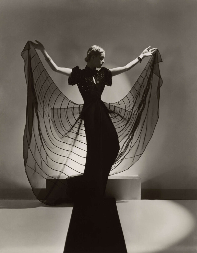Хелен Беннетт (платье-паутина, Нью-Йорк), 1939. Фотограф Хорст П. Хорст