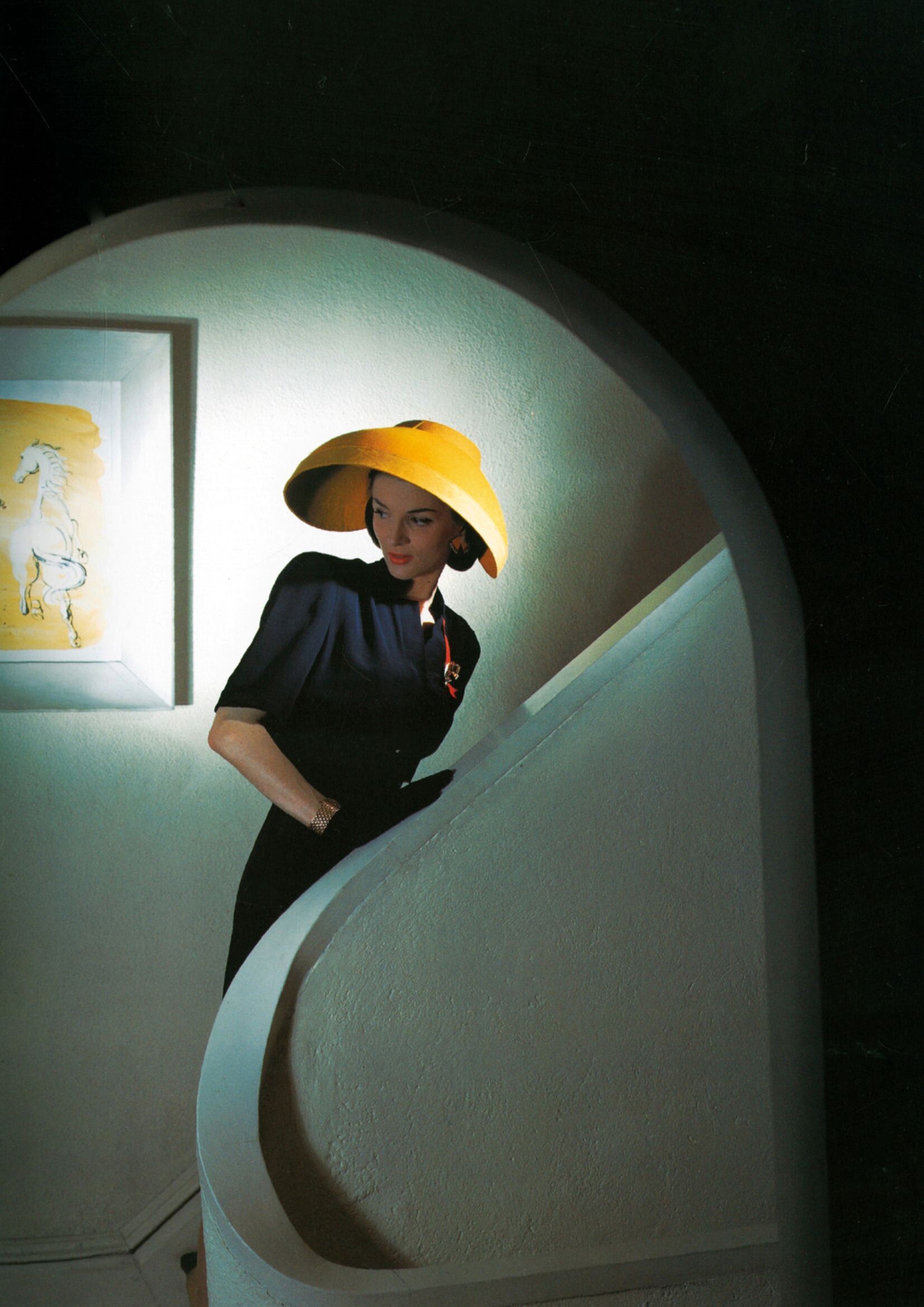 Жёлтая шляпка, 1943. Фотограф Хорст П. Хорст