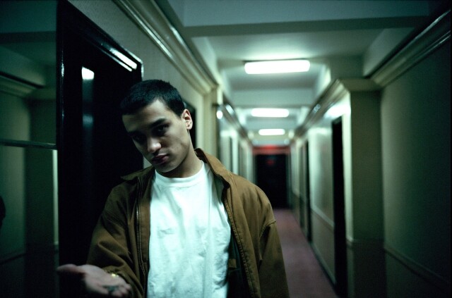 Этони в коридоре, 1996 год. Фотограф Давиде Сорренти