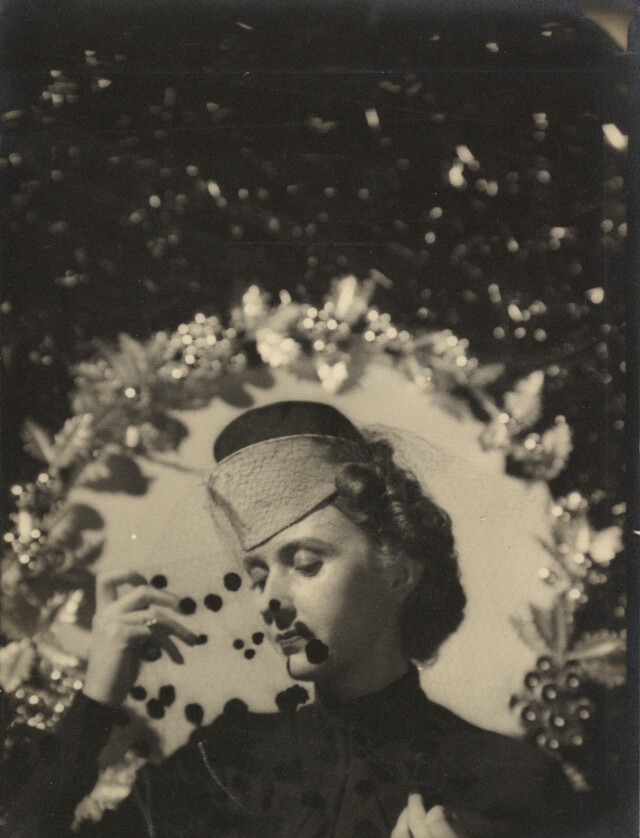 Женщина в шляпке, ок. 1940. Фотограф Гюнтер Крампф