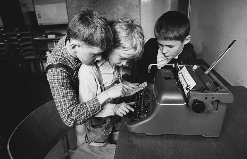 В офисе, 1972. Фотограф Димитри Сулас