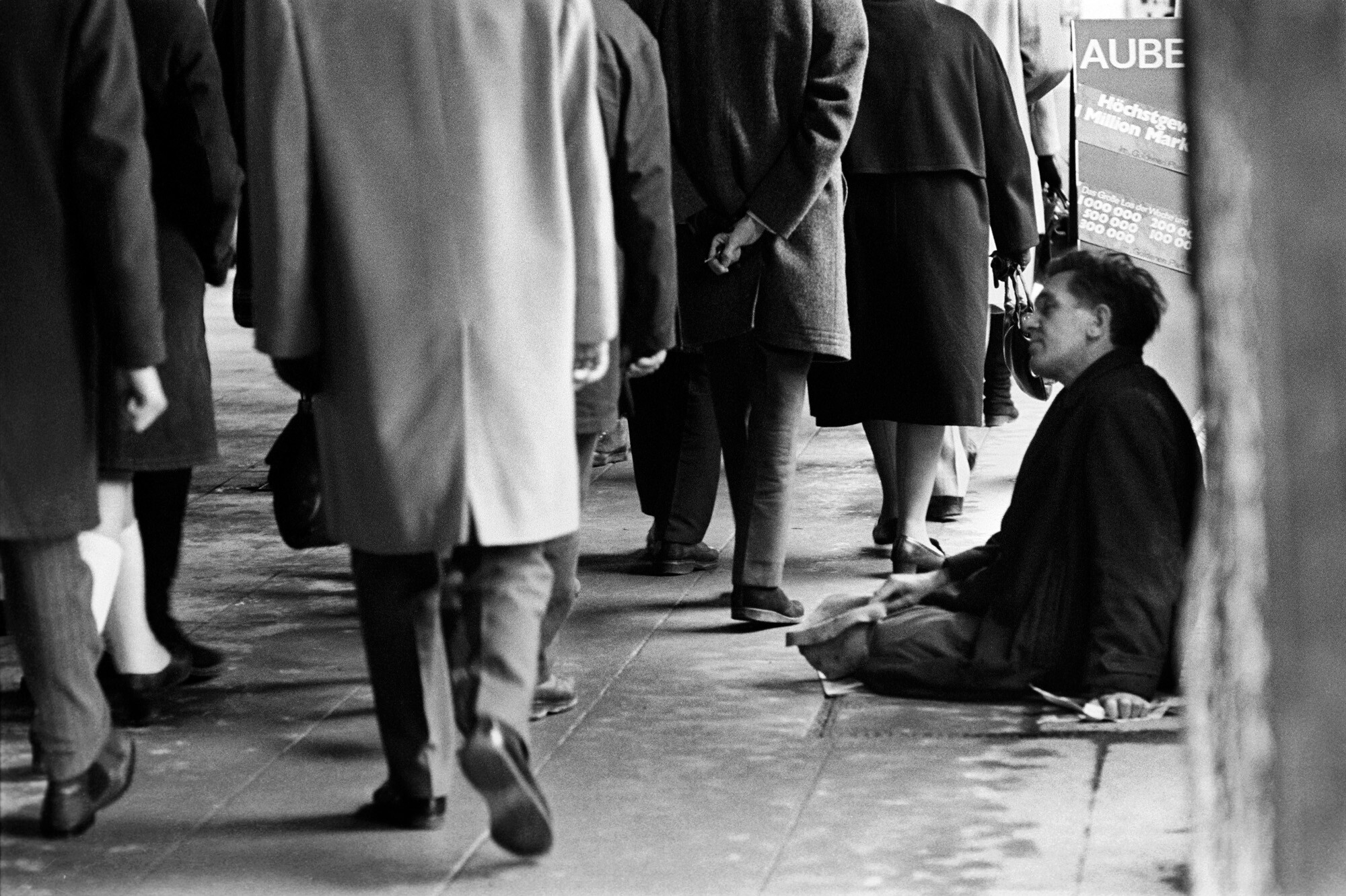 Нищий. Байерштрассе, Мюнхен, 1970. Фотограф Димитри Сулас