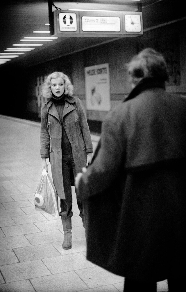 Эксгибиционист на станции метро. Мюнхен, 1972. Фотограф Димитри Сулас