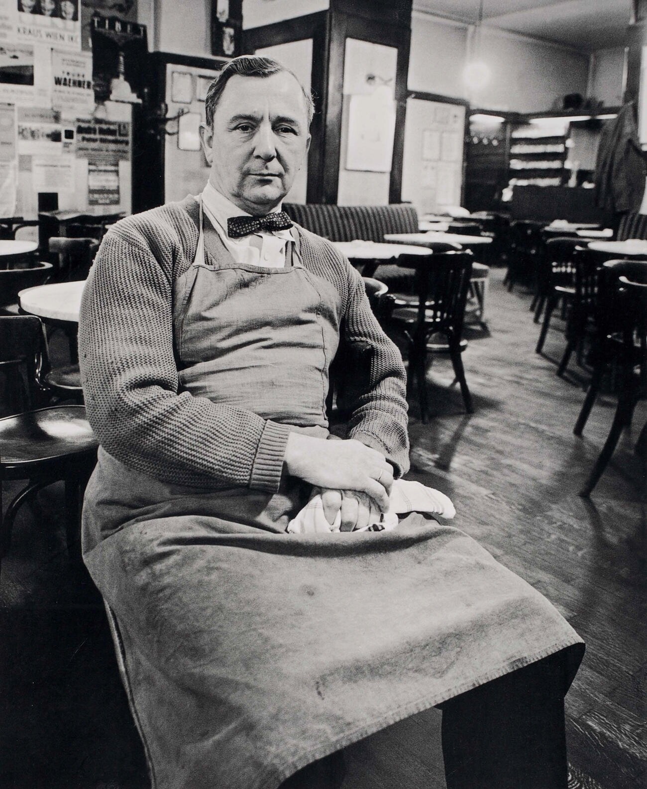 Леопольд Гавелка в кафе Гавелка, 1958. Фотограф Франц Хубманн