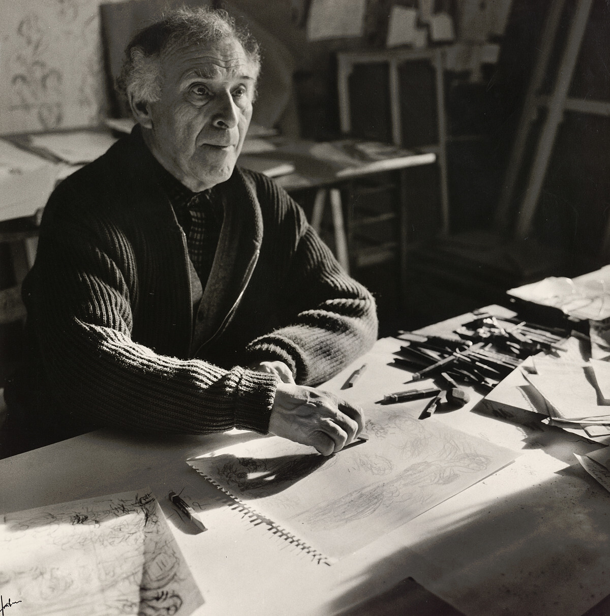 Марк Шагал в своей студии, 1957. Фотограф Франц Хубманн