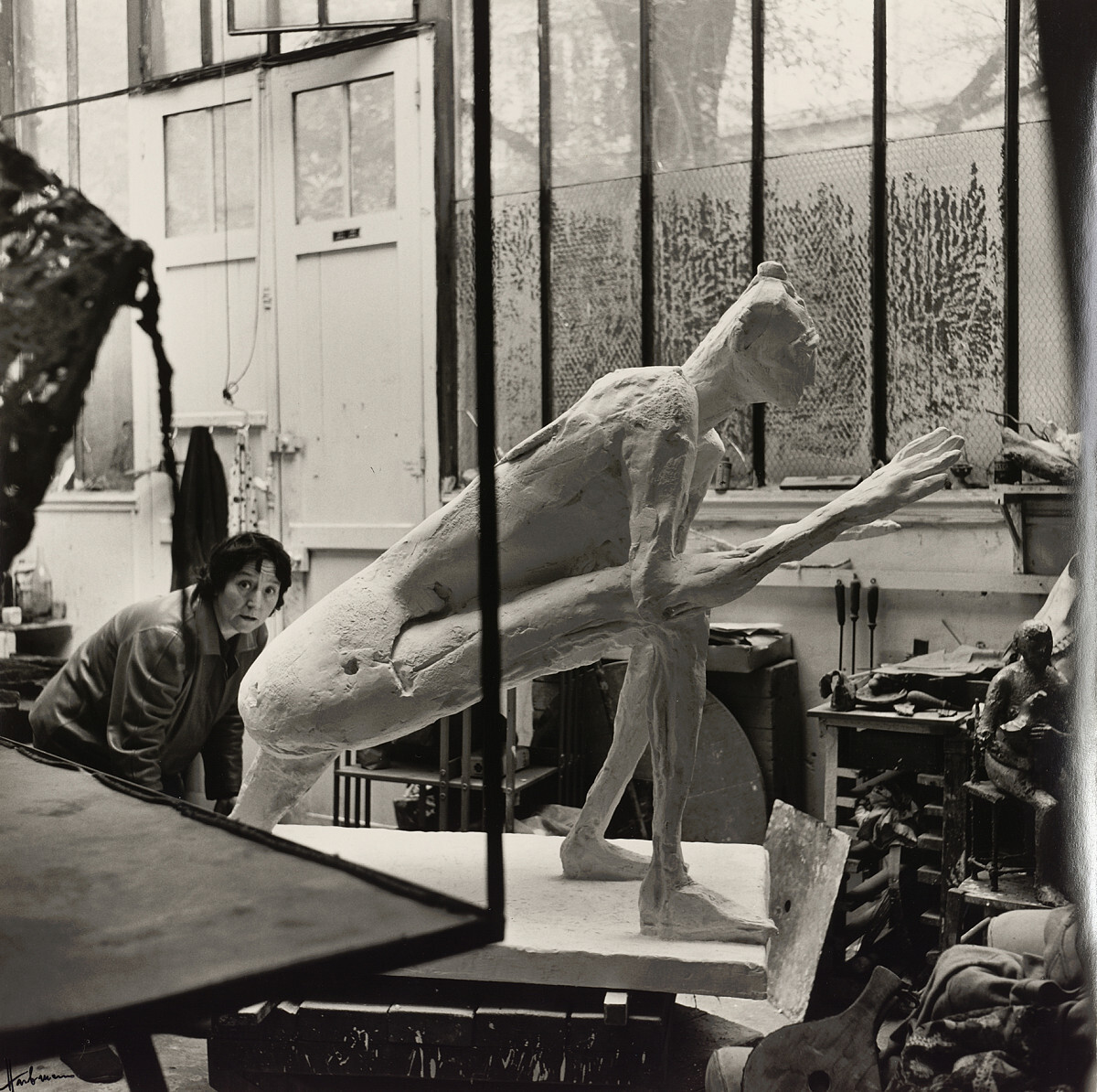 Скульптор Жермен Ришье в своей студии, 1956. Фотограф Франц Хубманн
