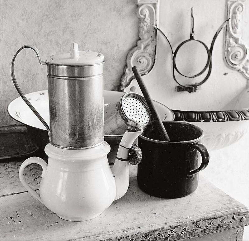 Посуда для приготовления чая и кофе, ок. 1950. Фотограф Франц Хубманн