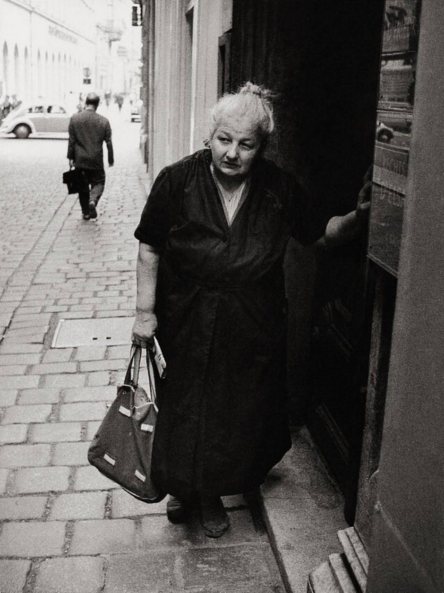 Домоправительница в Вене, 1961. Фотограф Франц Хубманн
