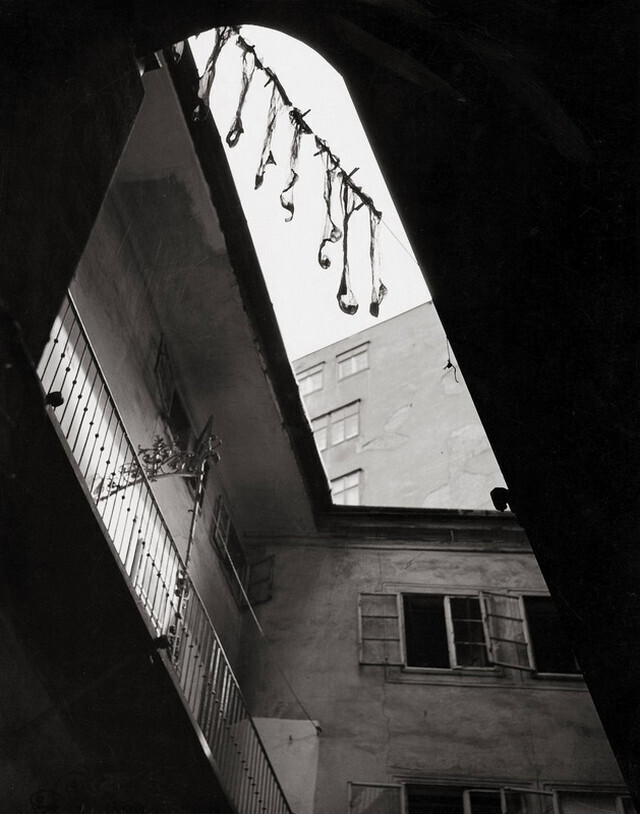 Жилой дом в Вене, 1953. Фотограф Франц Хубманн
