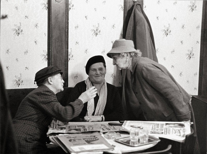 Пожилые дамы в кафе Гавелка, 1956. Фотограф Франц Хубманн