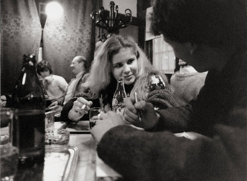 Посетители кафе Гавелка, 1982. Фотограф Франц Хубманн