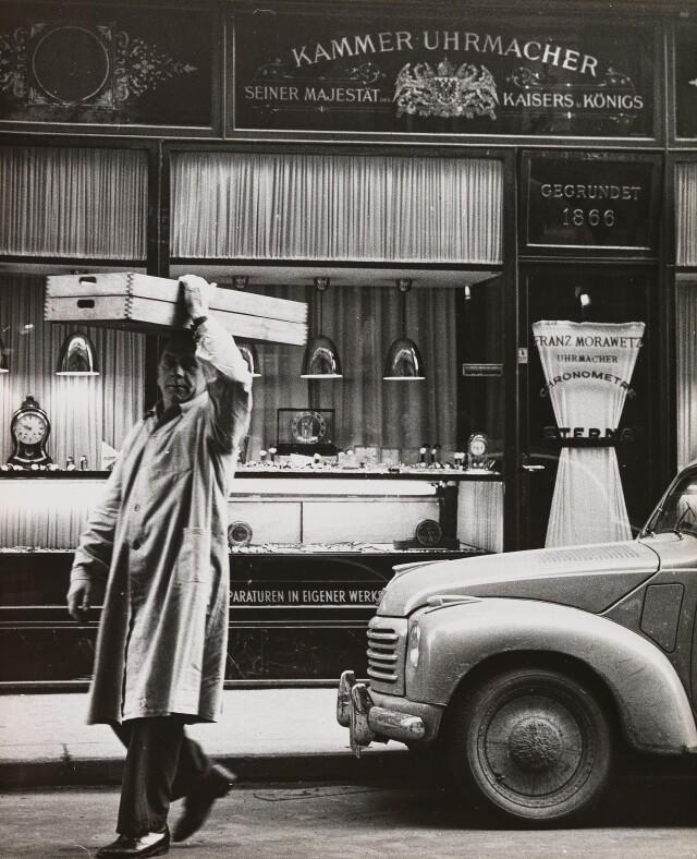 Часовщик, ок. 1960. Фотограф Франц Хубманн