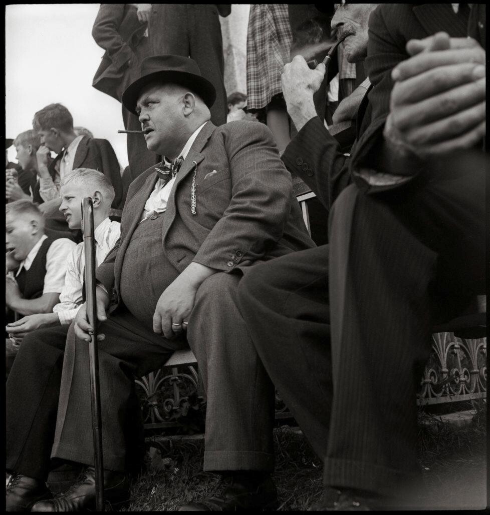 Торговец скотом. Коммуна Эннетмос, 1943. Фотограф Леонард фон Матт