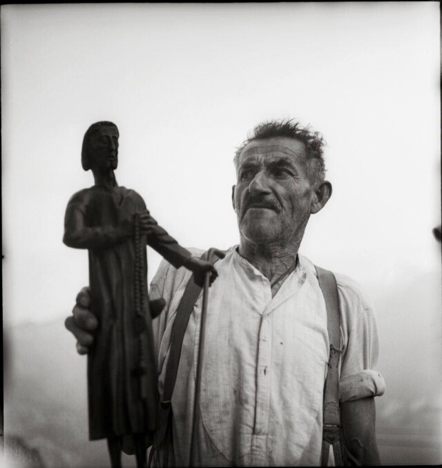 Горный фермер Ханс Одерматт из Визенберга. Далленвиль, Нидвальден, Швейцария, 1940-е. Фотограф Леонард фон Матт