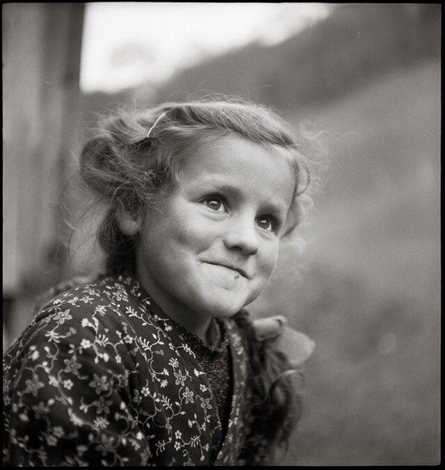Хелен Амштад – девочка с сияющими глазами, 1940-е. Фотограф Леонард фон Матт