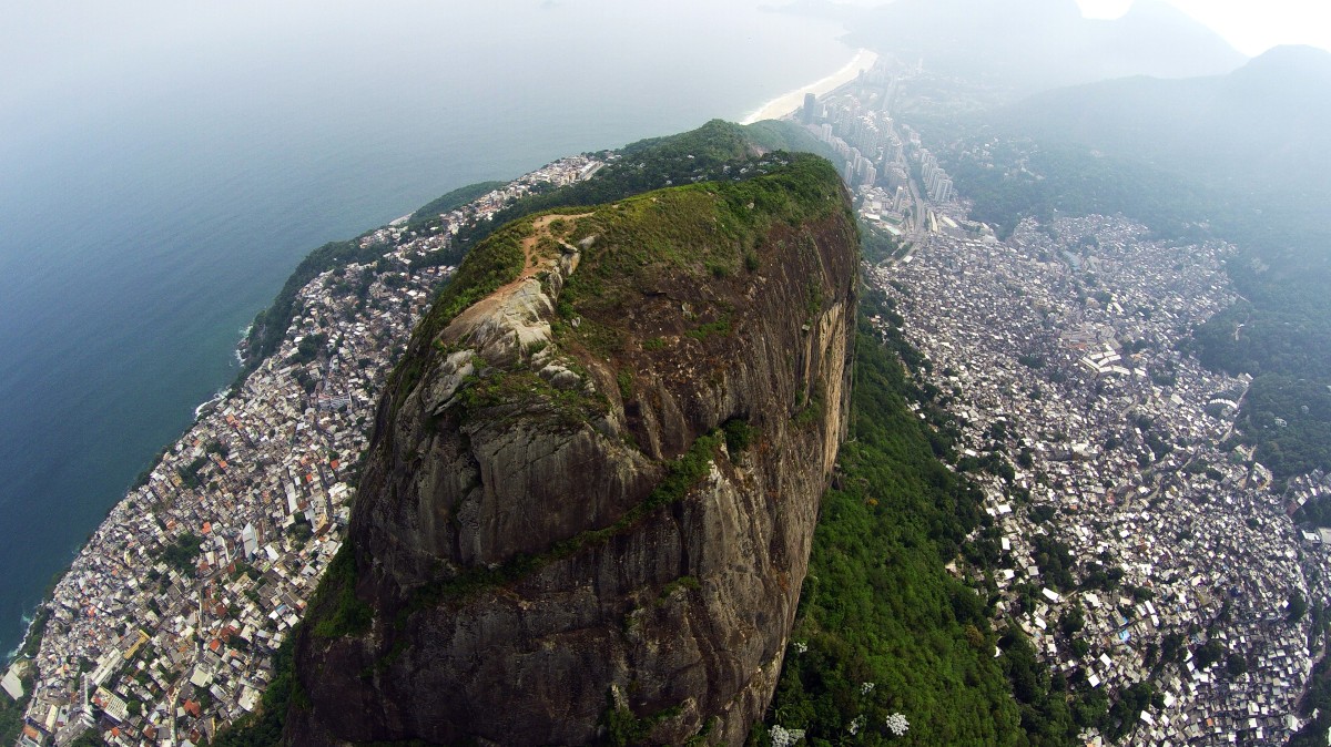 Трущобы в Рио-де-Жанейро. Фотограф Александр Салем