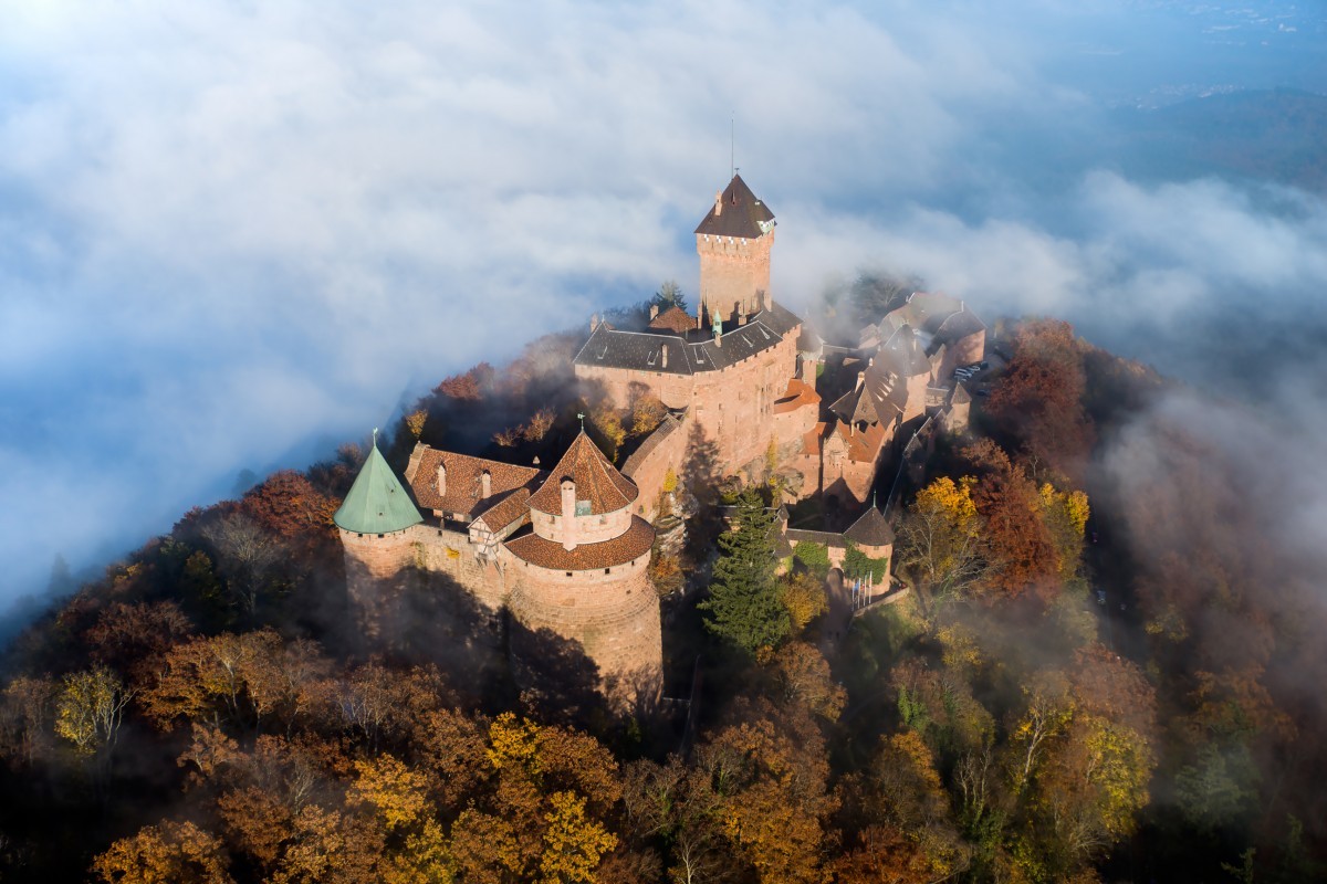 Средневековый замок Верхний Кёнигсбург в Эльзасе, Франция. Фотограф Tristan68