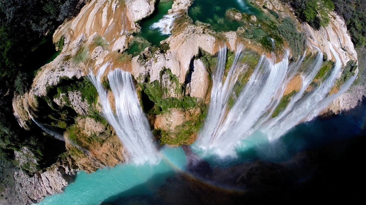 Водопад Тамул в штате Сан-Луис-Потоси, Мексика. Фотограф postandfly