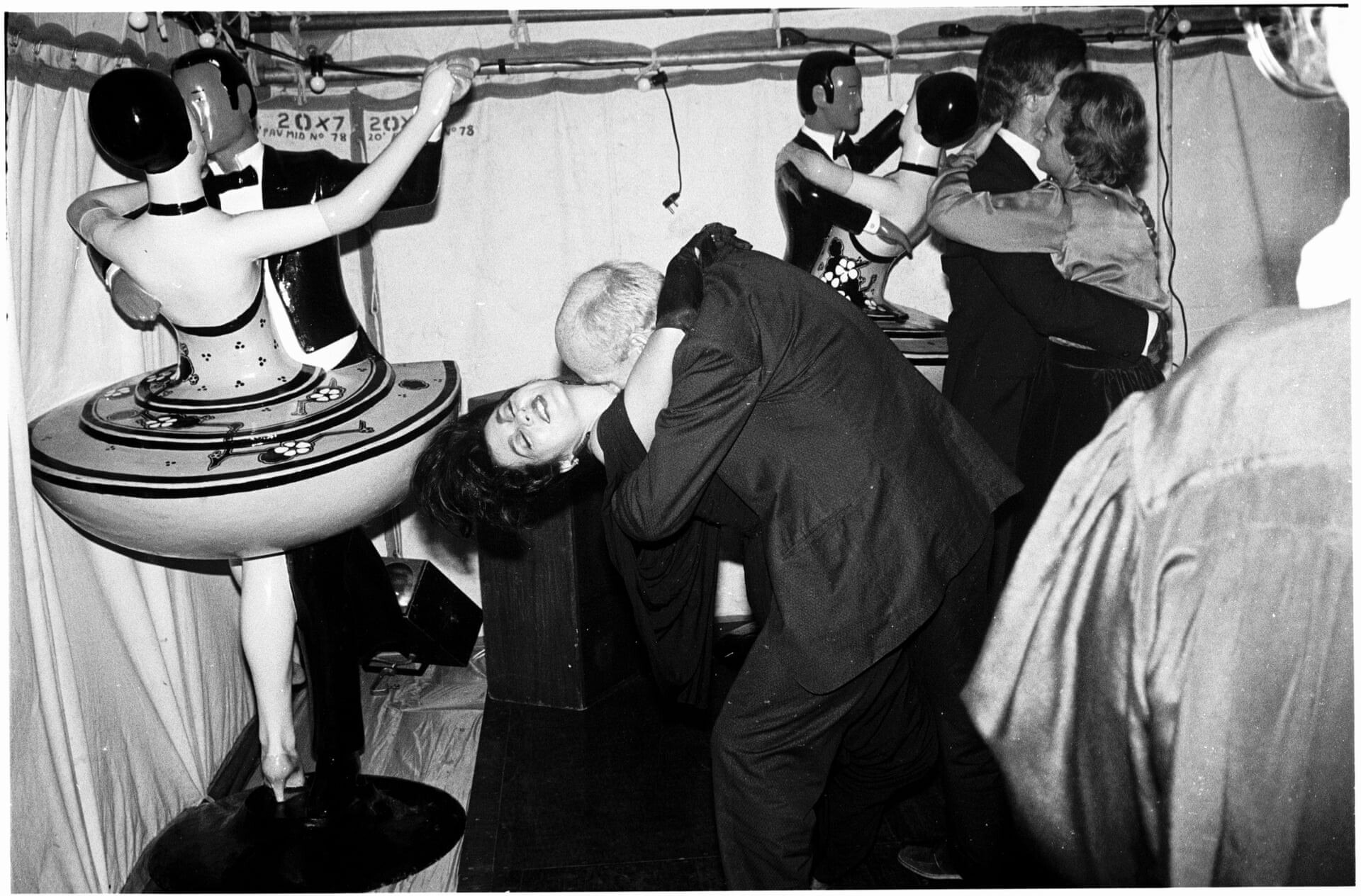Лучиана Мартинез и Дерик Хили на 50-летии Теренса Конрана, 1981. Фотограф Дафидд Джонс