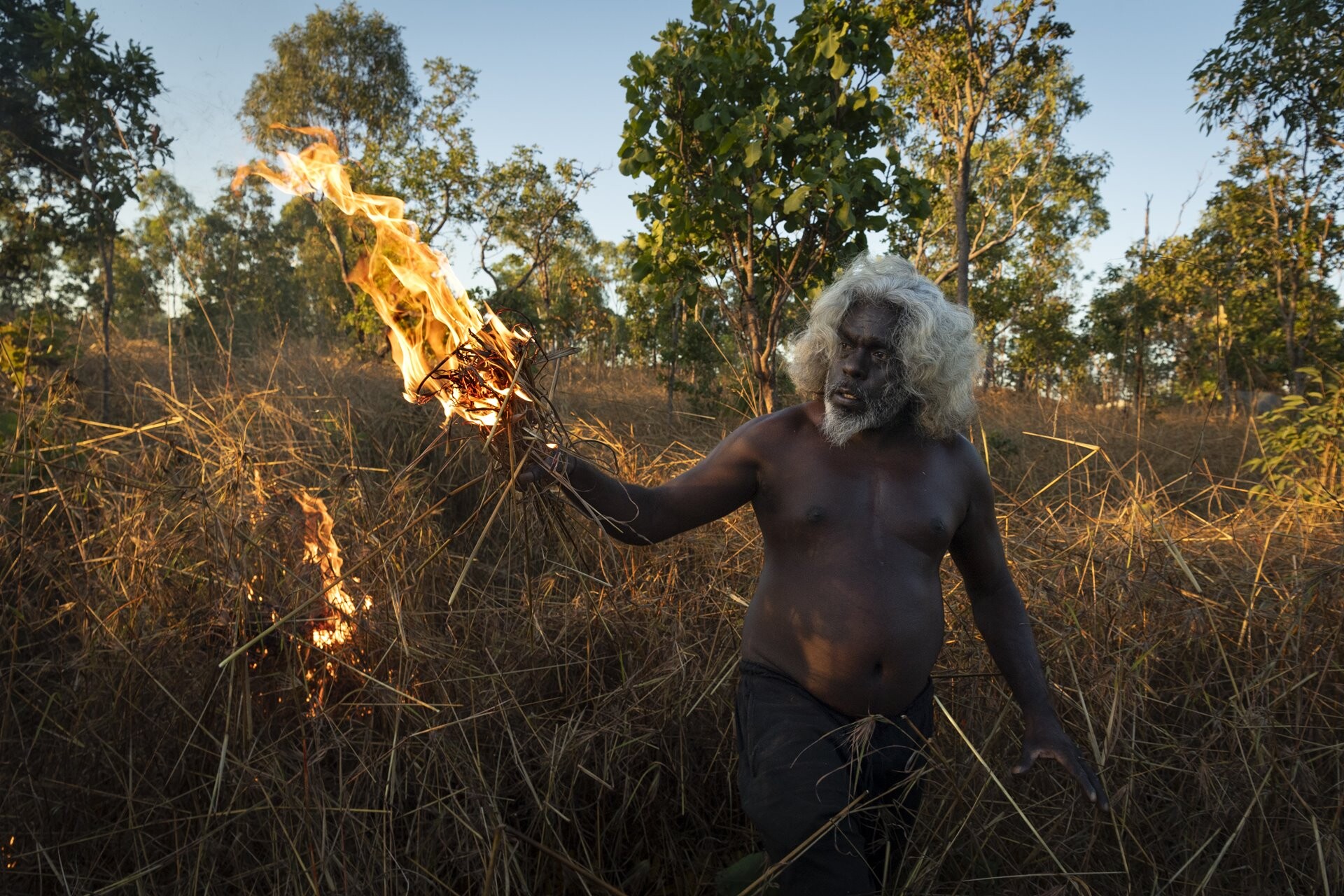 Победитель, Юго-Восточная Азия и Океания, фотосерия, 2022. Спасение леса огнём. Автор Мэтью Эбботт