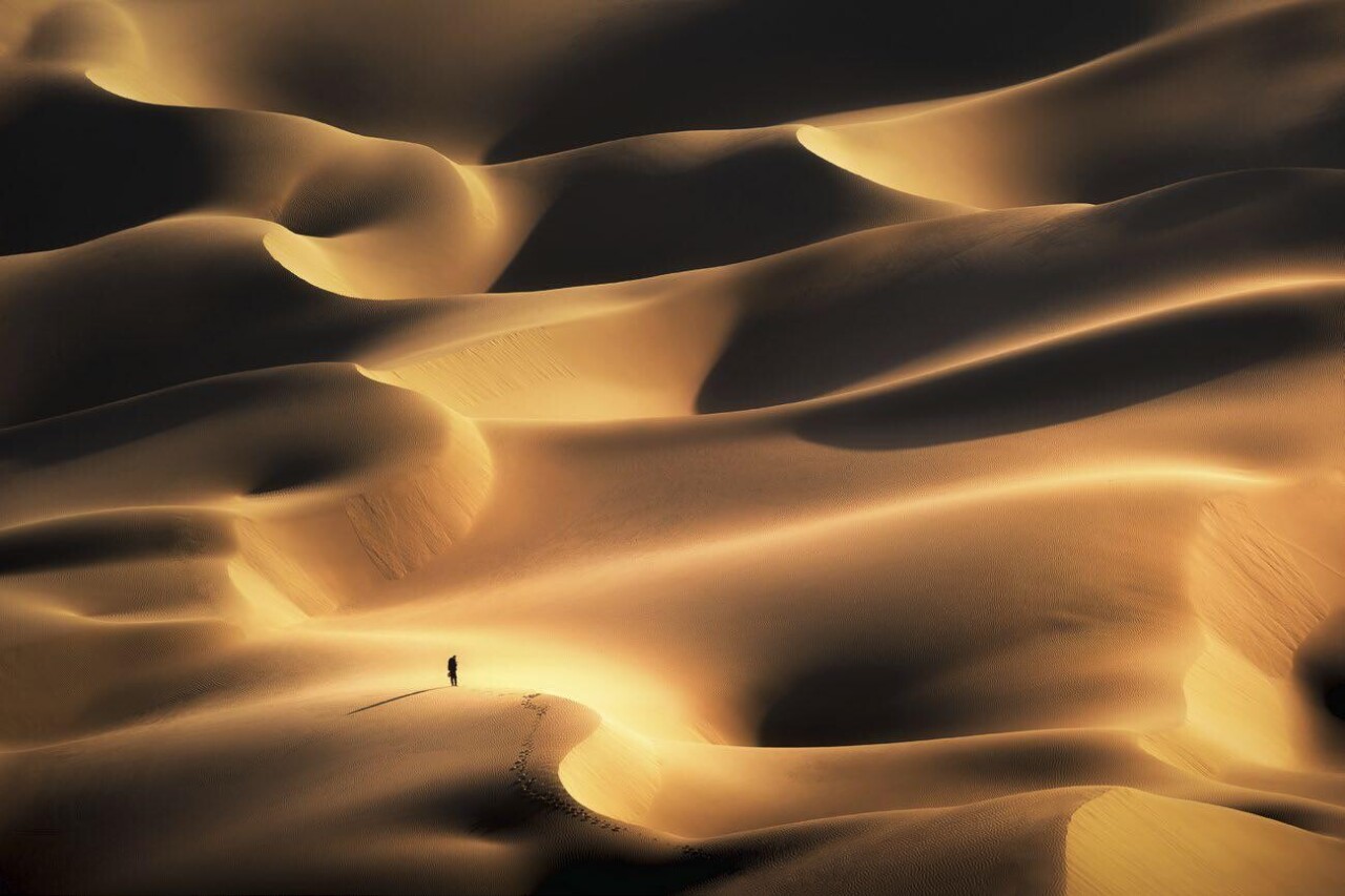 Финалист, 2021. В одиночестве. Пустыня Кумтаг, провинция Синьцзян, Китай. Автор Jada Lv