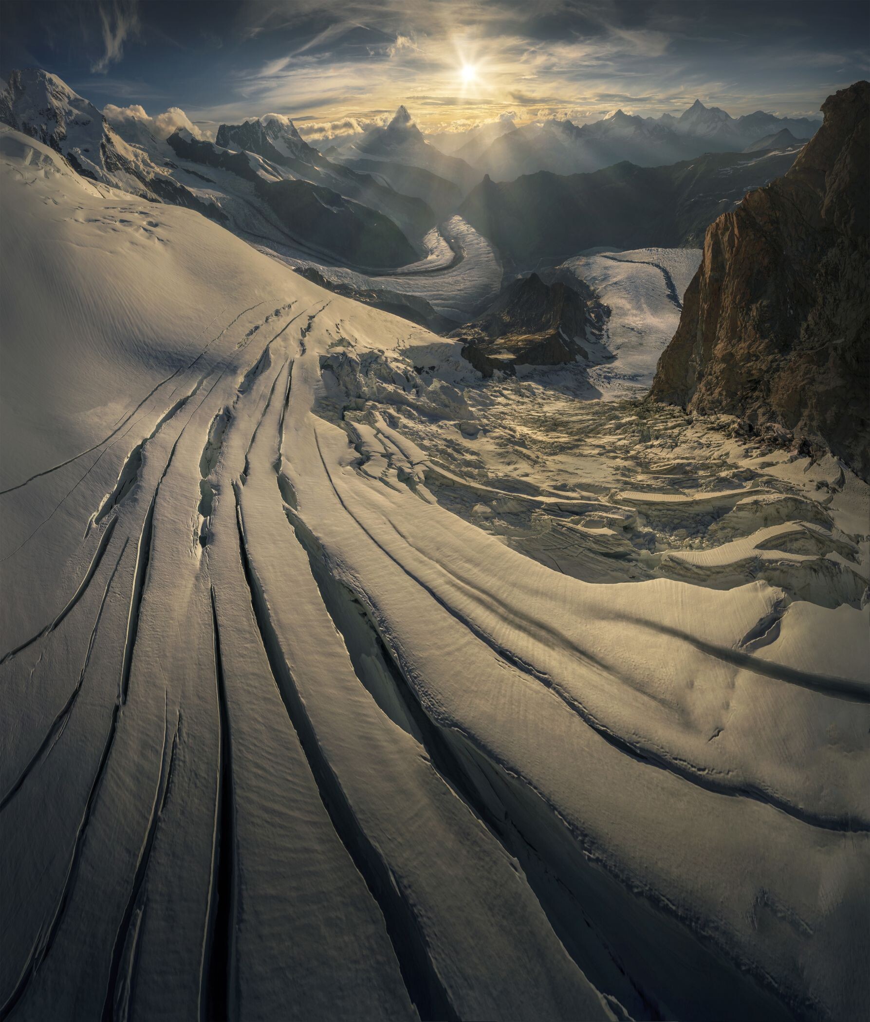 2 место в номинации Пейзажный фотограф года 2021. Ледник Монте-Роза в Церматте, Швейцария. Автор Макс Райв