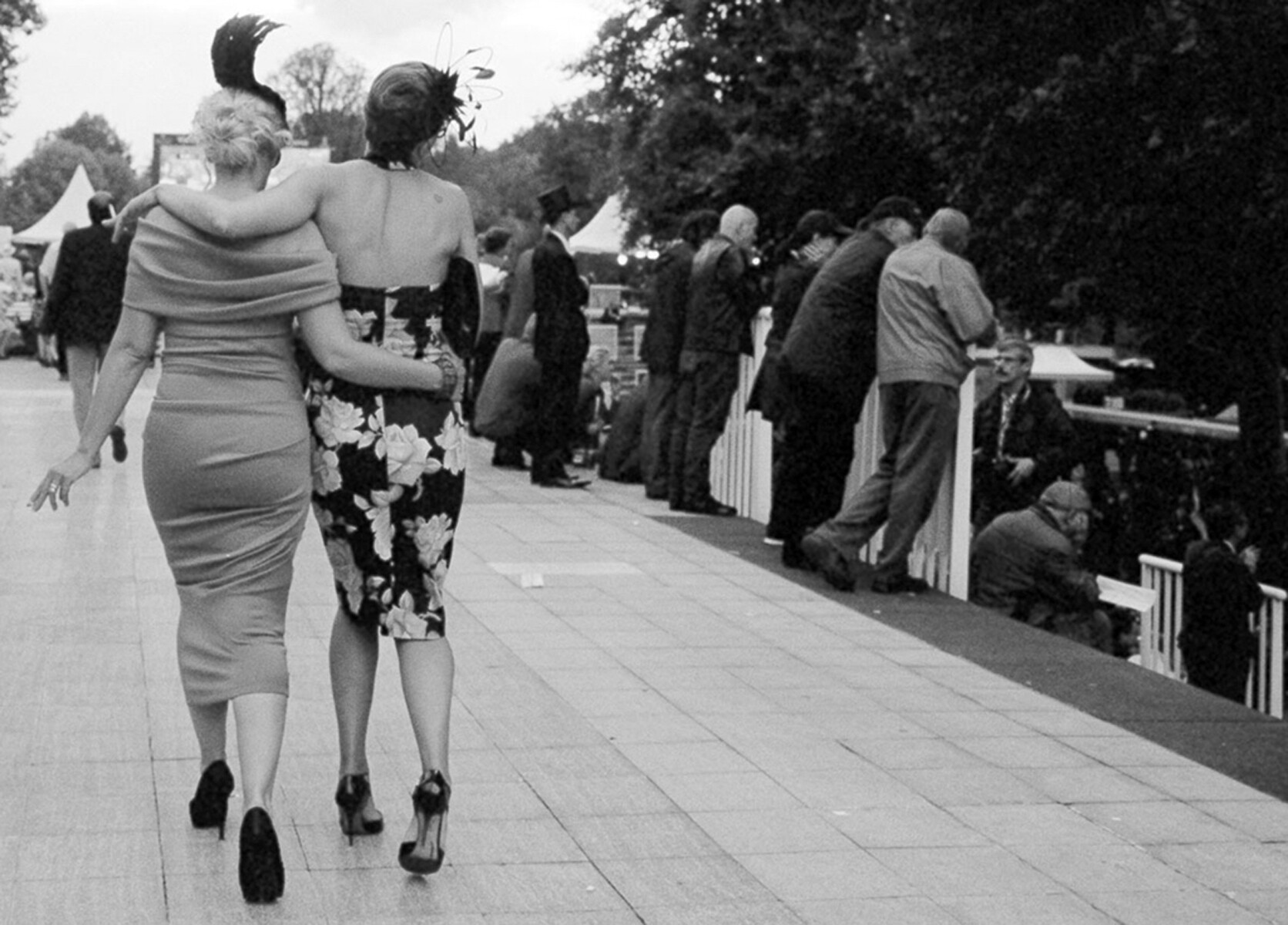 На скачках, 2013. Фотограф Джим Ластенейдер — Жизнь как она есть: современная уличная фотография / Камералабс