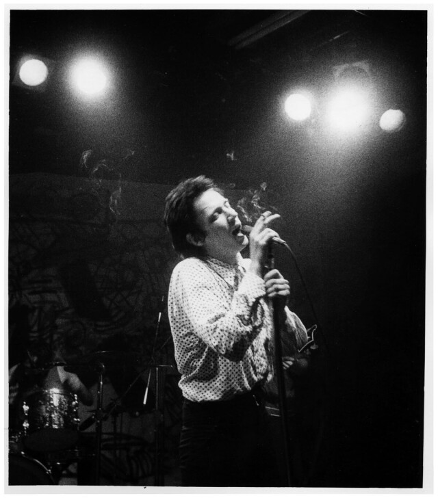 Ричард Хэлл в клубе CBGB. Фотограф Дэвид Годлис