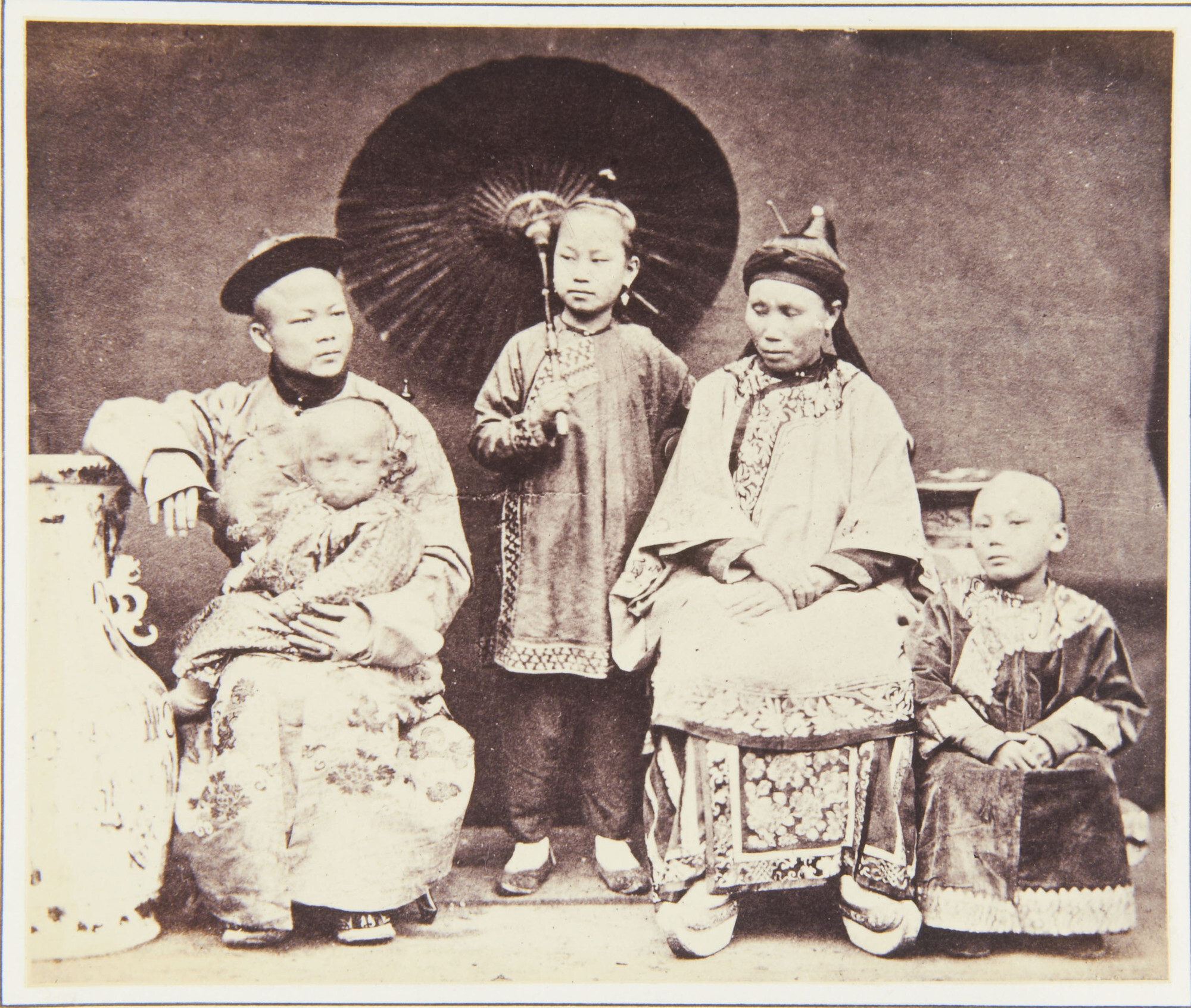 Китайская семья, 1854. Фотограф Уильям Бэмбридж