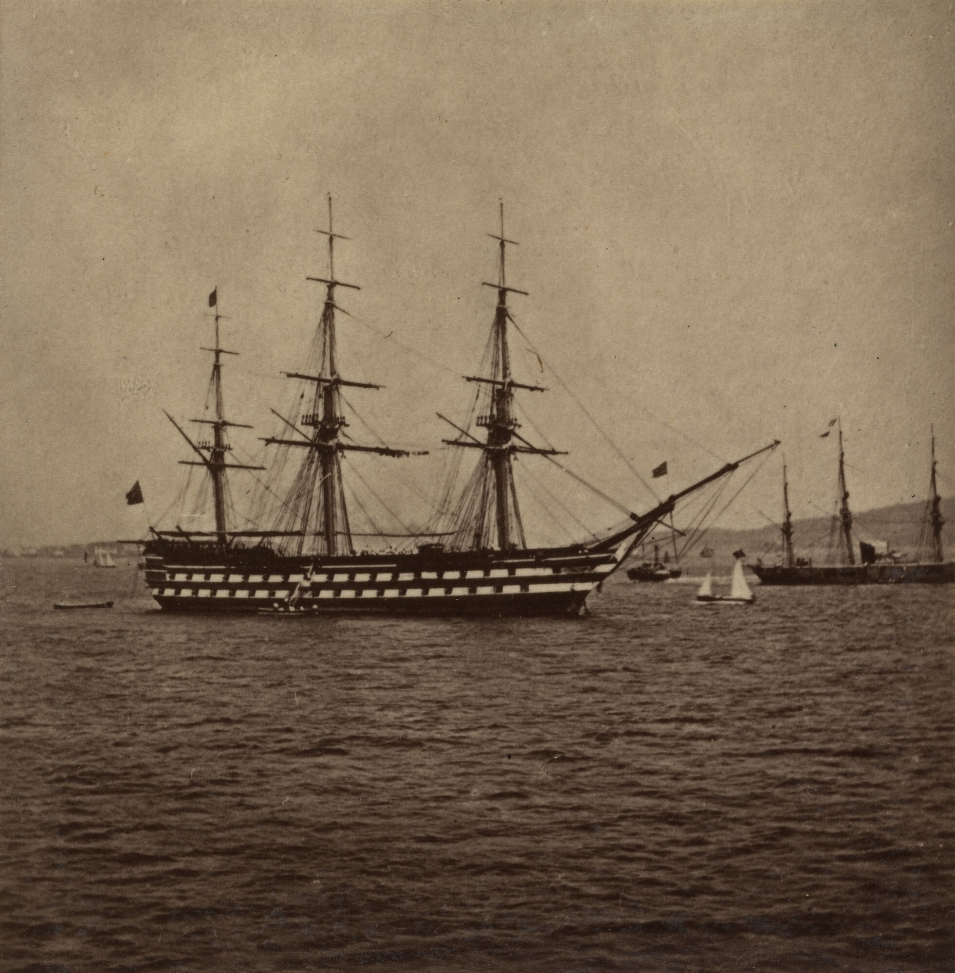 Корабль королевского флота HMS Edgar в заливе Ферт-оф-Форт у берегов Шотландии, ок. 1860. Фотограф Джордж Вашингтон Уилсон