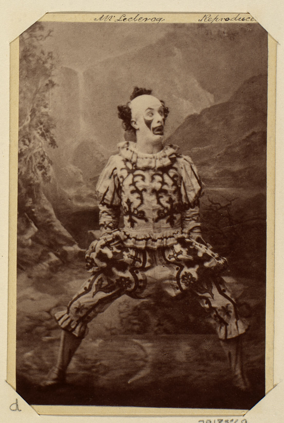 Господин Леклерк в костюме арлекина или клоуна, 1860