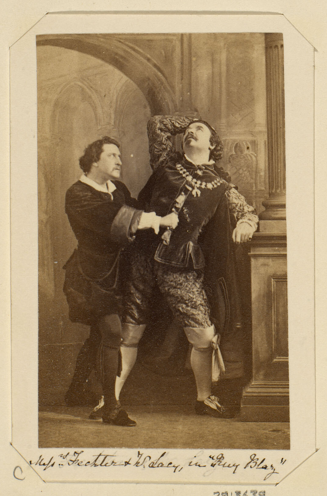 Уолтер Лейси и Чарльз Альберт Фехтер в постановке по романтической драме Виктора Гюго Рюи Блаз, 1860