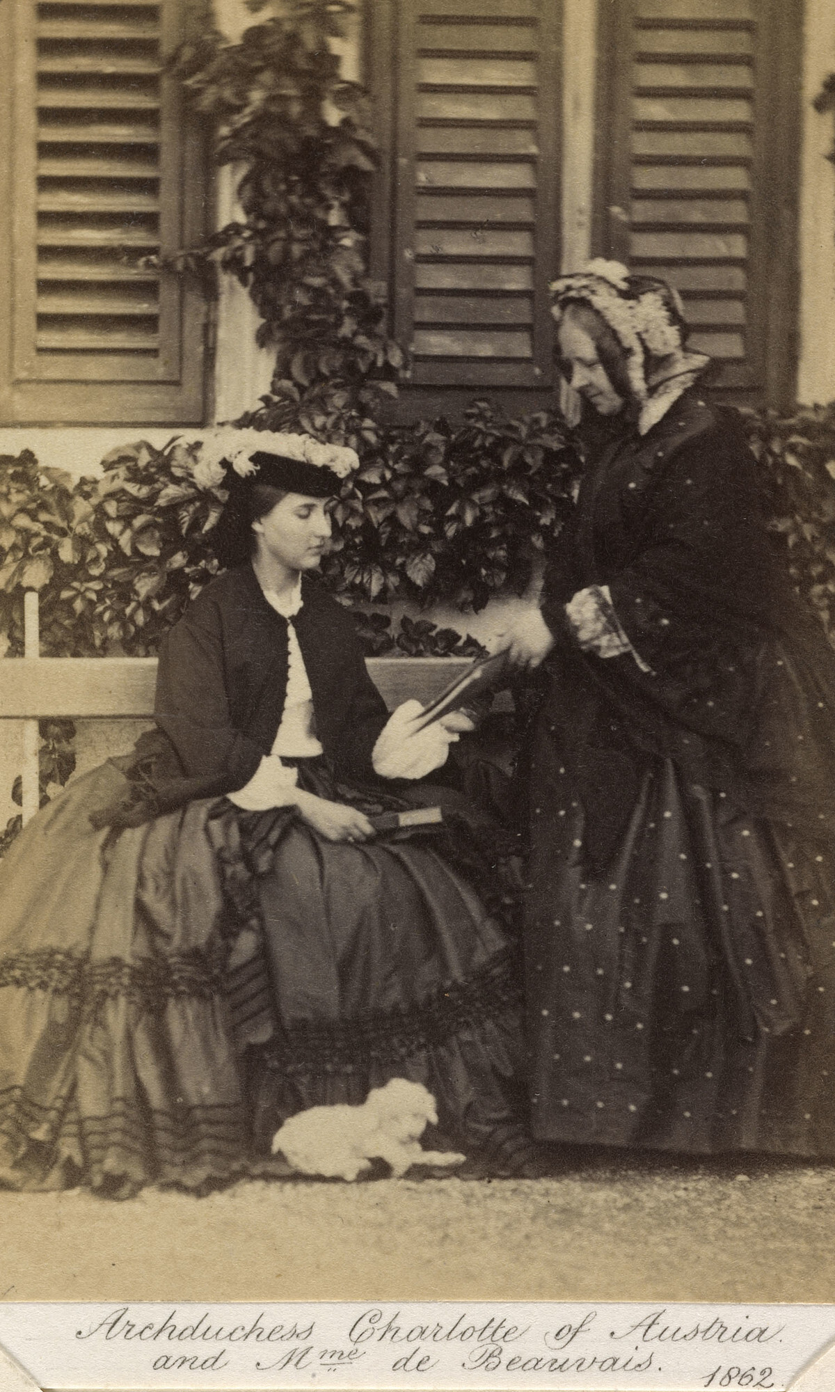 Императрица Карлота, вдовствующая императрица Мексики и мадам де Бове, 1862