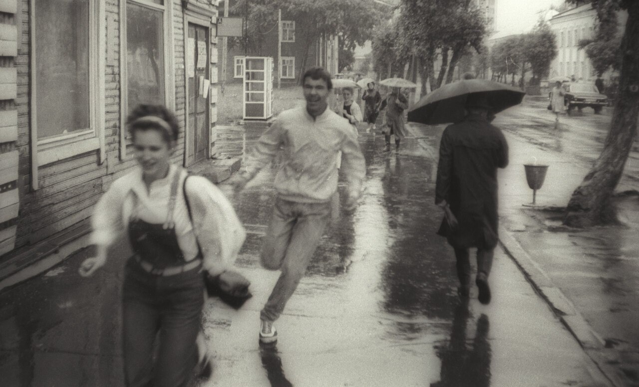 Тротуар на Коммунистической около гостиницы Центральная, Сыктывкар. Фотограф Сергей Зиновьев