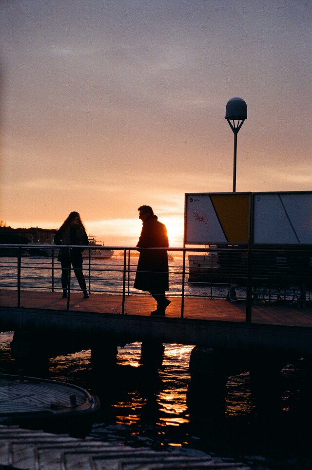 my darling Venice, Italy, 2022
photographer Diana Tolpiga
\
сегодня море снова бушует. скоро тебя начнёт топить - приближаются ветреная осень и холодн
