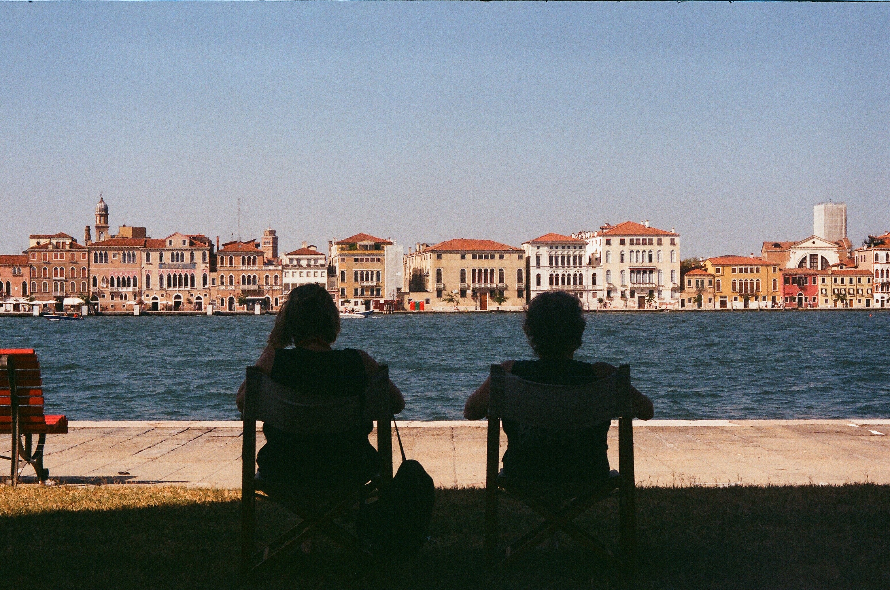Venice in summer
#streetphoto #35mm #filmphoto (2)