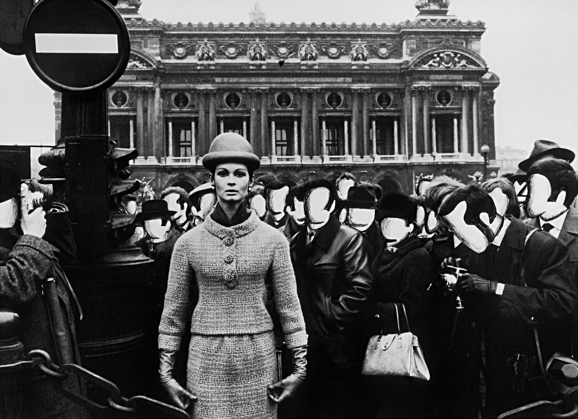 Изабелла и опера, белые лица для журнала Vogue, Париж, 1963. Фотограф Уильям Кляйн