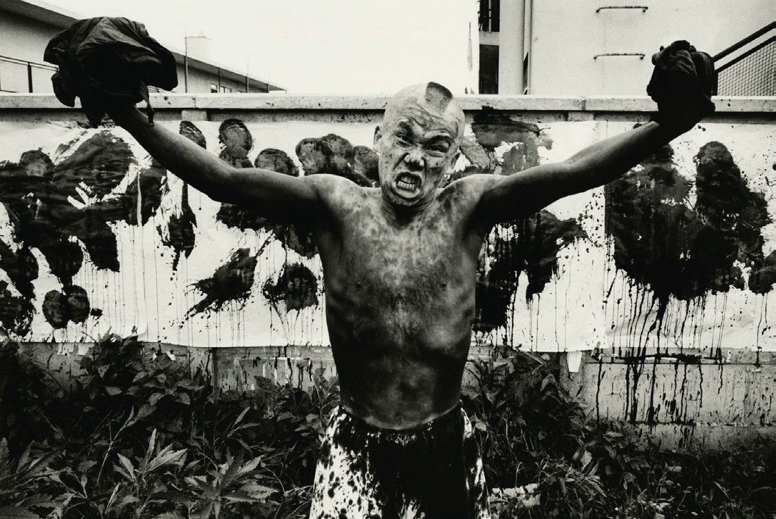 Синохара, псевдоним могикан, художник-истребитель, Токио, Япония, 1961 Год. Фотограф Уильям Кляйн