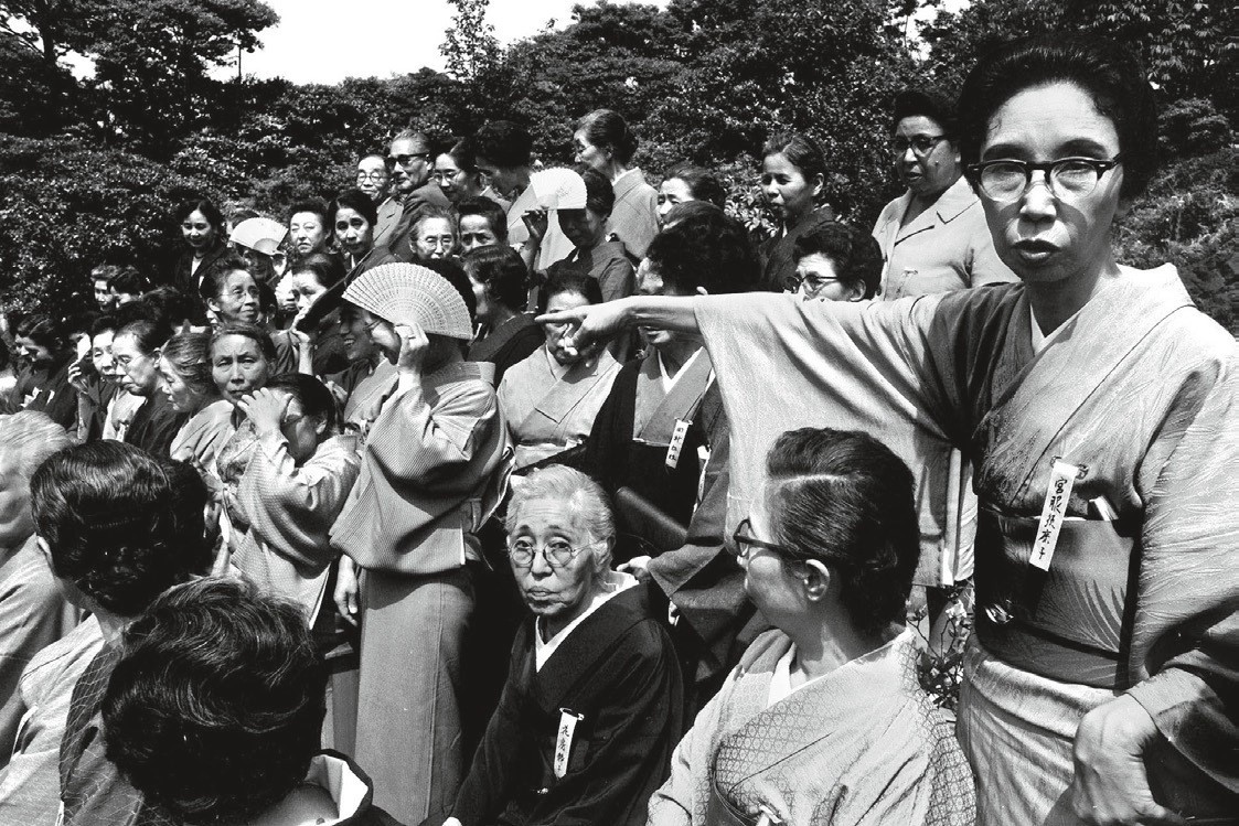 Женское литературное общество, Токио, 1961. Фотограф Уильям Кляйн