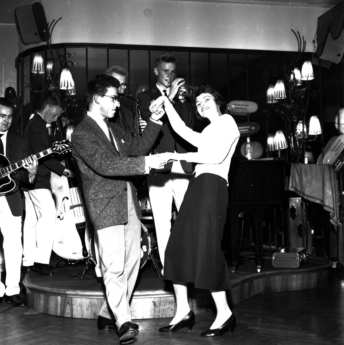 Танцы, Швеция, 1957. Фотограф Леннарт Олофссон