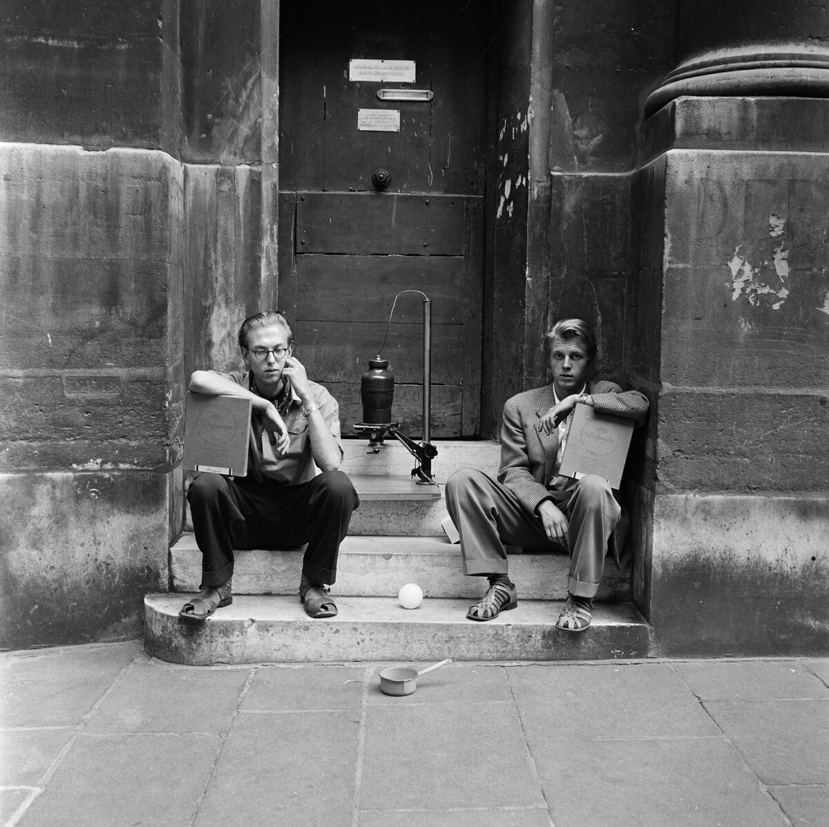 Фотографы Торе Джонсон и Руне Хасснер в Париже, снято в период 1948 – 1955