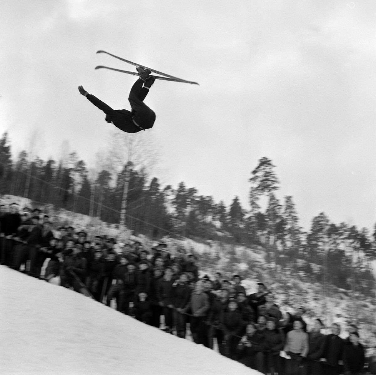 Асбьорн Линге на лыжной трассе, Швеция, 1956. Фотограф Рольф Олсон