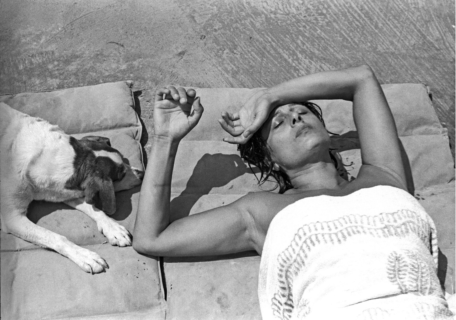Анна Маньяни на своей вилле в Сан-Феличе, Рим, 1955 год. Фотограф Паоло Ди Паоло