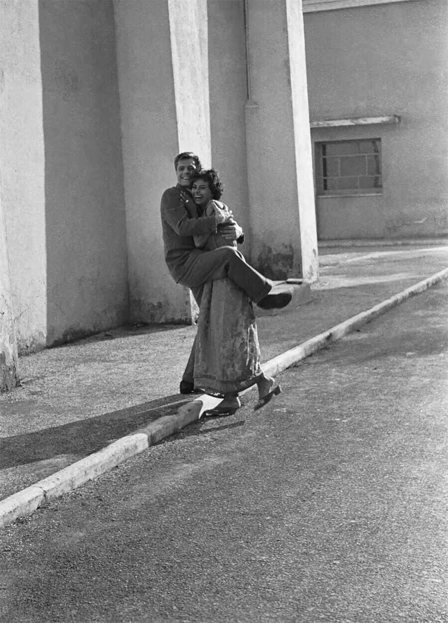 София Лорен и Марчелло Мастроянни, Рим, 1955 год. Фотограф Паоло Ди Паоло